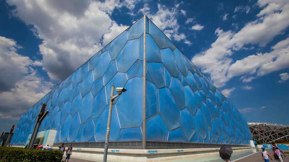 Το Εθνικό Κέντρο Κολύμβησης, γνωστό και ως «Water Cube» και «ice cube», βρίσκεται στο Ολυμπιακό Πάρκο του Πεκίνου.Είναι το κύριο natatorium που χτίστηκε από το Πεκίνο για τους Θερινούς Ολυμπιακούς Αγώνες του 2008 και ένα από τα κτίρια ορόσημα των Ολυμπιακών Αγώνων του Πεκίνου το 2008