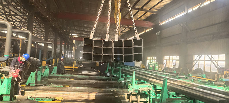 steel pipe loading